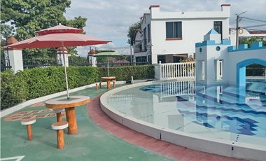 Casa de 2 Pisos con Jacuzzi en Condominio – Flandes
