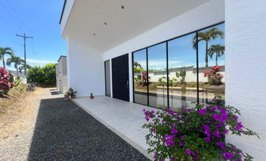 Casa campestre en condominio para arriendo en Combia, Pereira!!!