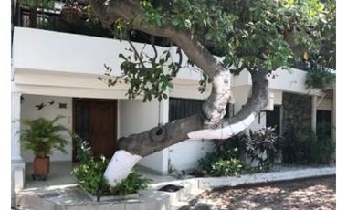 Casa en primera línea de Playa Salguero -005R