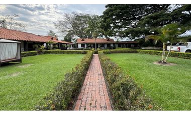 Finca campestre amoblada en venta permuta | Guacarí - Valle del Cauca