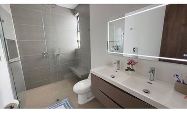 Venta de casa en El Retiro Macedonia