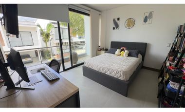 Venta de casa en El Retiro Macedonia
