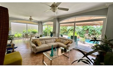 Casa en Alquiler en Costa del Este
