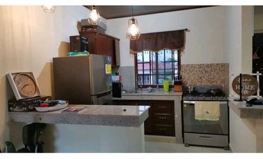 SE ALQUILA CASA SEMI AMOBLADA EN SANTIAGO