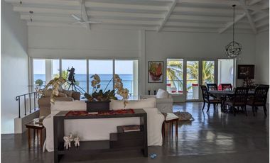 Venta de Casa de Lujo Frente al Mar en Pedasí – Andromeda