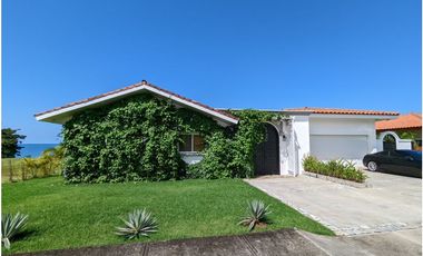 Venta de Casa de Lujo Frente al Mar en Pedasí – Andromeda
