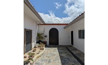 Venta de Casa de Lujo Frente al Mar en Pedasí – Andromeda
