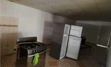 SE ALQUILA AMPLICA CASA EN SANTIAGO