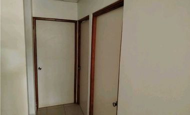 SE ALQUILA AMPLICA CASA EN SANTIAGO