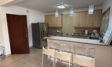 Casa en venta amoblada en PH Vista Mar, San Carlos