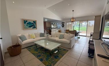 Casa en venta amoblada en PH Vista Mar, San Carlos