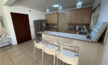 Casa en venta amoblada en PH Vista Mar, San Carlos