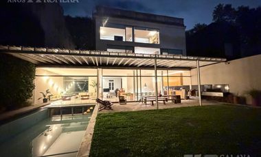 Casa en venta con jardin y pileta 7 ambientes en la mejor zona de Olivos