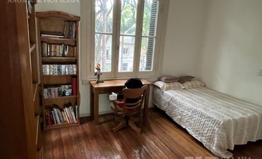 Casa en venta con jardin y pileta 7 ambientes en la mejor zona de Olivos