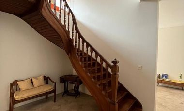 Casa en venta con jardin y pileta 7 ambientes en la mejor zona de Olivos