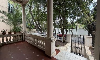 Casa en venta con jardin y pileta 7 ambientes en la mejor zona de Olivos