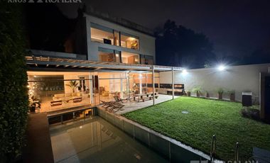 Casa en venta con jardin y pileta 7 ambientes en la mejor zona de Olivos