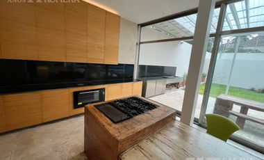 Casa en venta con jardin y pileta 7 ambientes en la mejor zona de Olivos