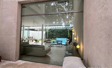 Casa en venta con jardin y pileta 7 ambientes en la mejor zona de Olivos