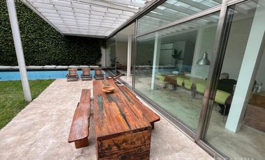 Casa en venta con jardin y pileta 7 ambientes en la mejor zona de Olivos