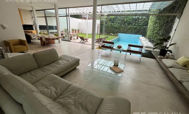 Casa en venta con jardin y pileta 7 ambientes en la mejor zona de Olivos