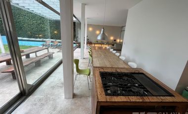 Casa en venta con jardin y pileta 7 ambientes en la mejor zona de Olivos