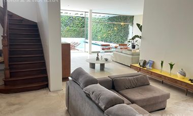 Casa en venta con jardin y pileta 7 ambientes en la mejor zona de Olivos