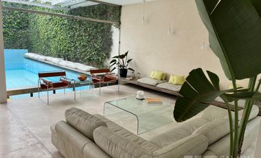 Casa en venta con jardin y pileta 7 ambientes en la mejor zona de Olivos