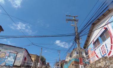 Se vende Pasaje Vista Hermosa 49 Cerro Yungay.