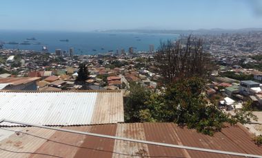 Se vende Pasaje Vista Hermosa 49 Cerro Yungay.