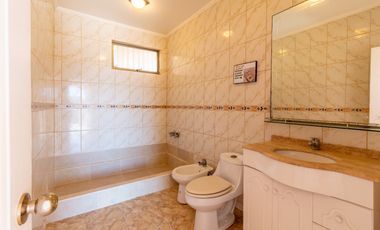 Casa en venta 4 Dormitorios 2 Baños Fuerte Aguayo Concón