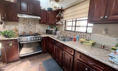 “CASA  DE UN PISO, IDEAL PARA PERSONAS ADULTAS, RECIÉN REMODELADA, LISTA PARA HABITARLA”