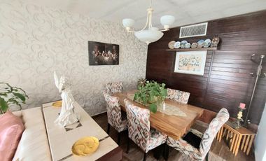 “CASA  DE UN PISO, IDEAL PARA PERSONAS ADULTAS, RECIÉN REMODELADA, LISTA PARA HABITARLA”