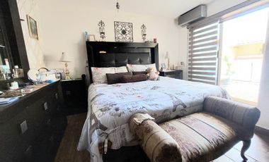 “CASA  DE UN PISO, IDEAL PARA PERSONAS ADULTAS, RECIÉN REMODELADA, LISTA PARA HABITARLA”