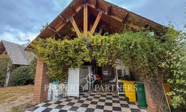 Acogedora Casa en parcela de 5.450 m², quincho y piscina – Calera de Tango