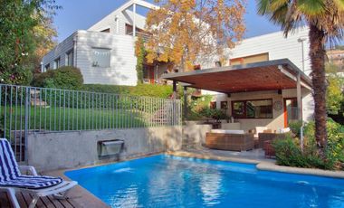 MARAVILLOSA CASA DE ARQUITECTO EN CONDOMINIO PRIVADO
