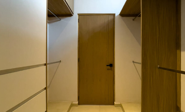 CASA EN VENTA 2 PLANTAS, 3 RECÁMARAS, 2.5 BAAÑOS, COCHERA PARA 2 AUTOS