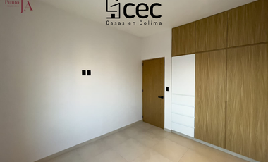 CASA EN VENTA 2 PLANTAS, 3 RECÁMARAS, 2.5 BAAÑOS, COCHERA PARA 2 AUTOS