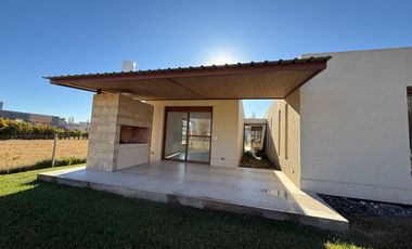 Casa a Estrenar en Una Sola Planta en Sauces del Limay