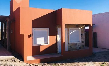 Venta Casa 2 dormitorios, equipada en complejo. Las Grutas. Rio Negro