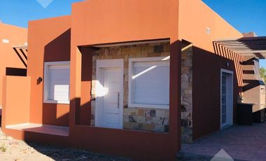 Venta Casa 2 dormitorios, equipada en complejo. Las Grutas. Rio Negro