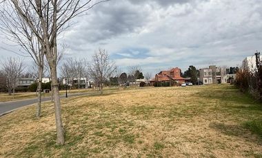 HERMOSO TERRENO EN VENTA EN EL BARRIO CERRADO SANTO TOMAS PILAR