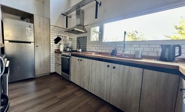 SENDEROS III  COSTA ESMERALDA -MODERNA Y FUNCIONAL CASA CON PILETA