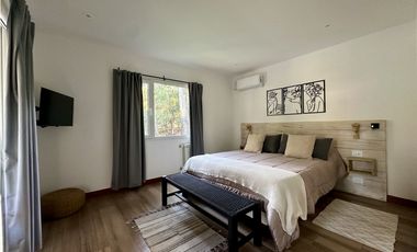SENDEROS III  COSTA ESMERALDA -MODERNA Y FUNCIONAL CASA CON PILETA