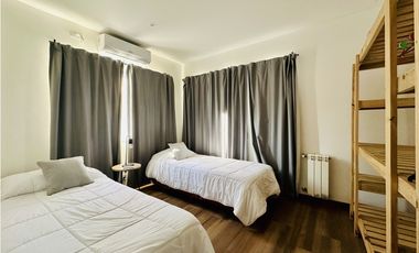SENDEROS III  COSTA ESMERALDA -MODERNA Y FUNCIONAL CASA CON PILETA