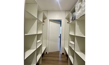 SENDEROS III  COSTA ESMERALDA -MODERNA Y FUNCIONAL CASA CON PILETA