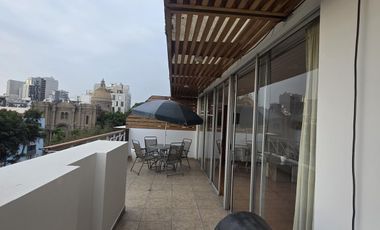 Departamento en venta de ocasión ideal para inversión en Barranco