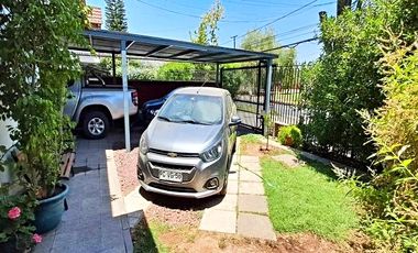 EXCELENTE PRECIO!! 3d 2b 245m2/Marathon/ Pedro de Valdivia - Casa - Venta