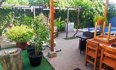 EXCELENTE PRECIO!! 3d 2b 245m2/Marathon/ Pedro de Valdivia - Casa - Venta