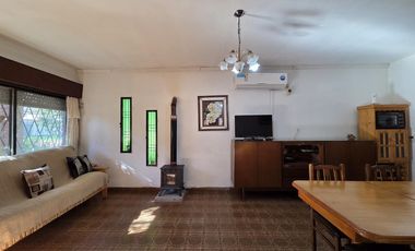 VENTA CASA 4 AMB. CON PARRILLA PATIO GARAGE Y DEPTO 3 AMB CON TERRAZA BALCÓN - APTA CRÉDITO - MORENO